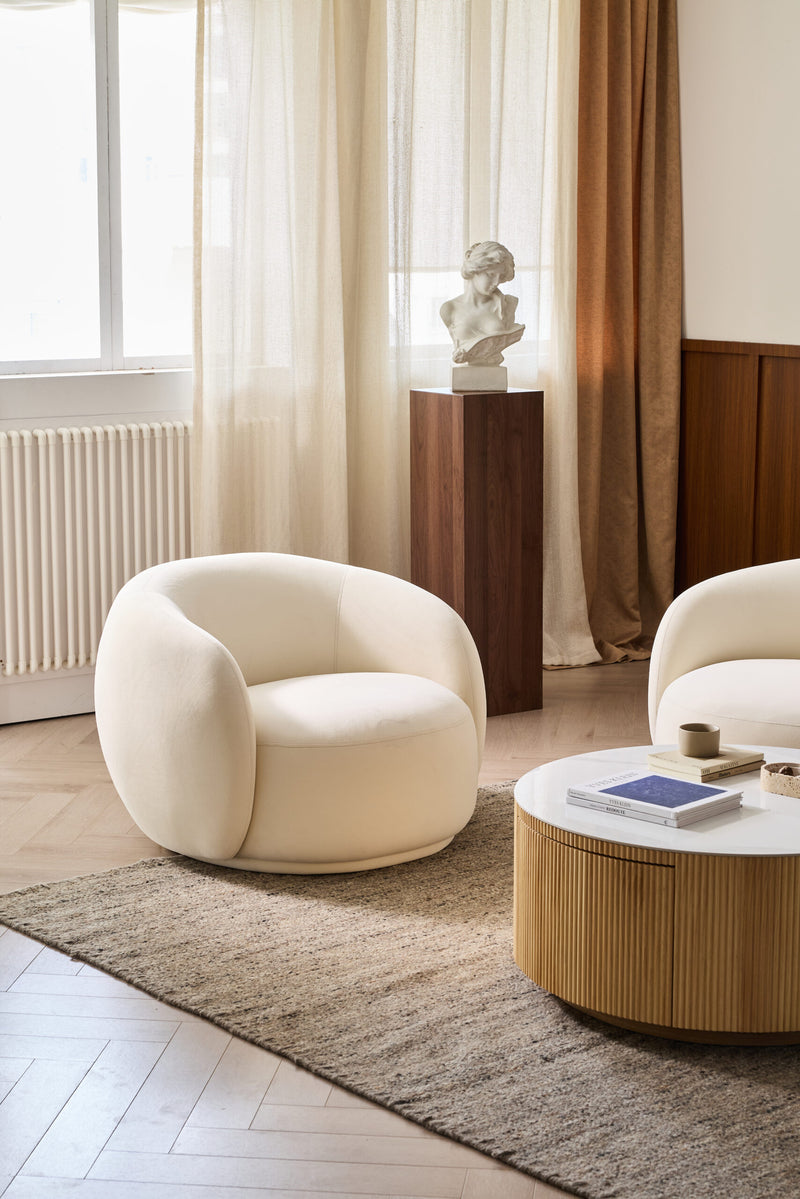 Modern Enveloping Single Sofa Chair – Cream White Velvet, Light Luxury Design for Living Room & Leisure Area
