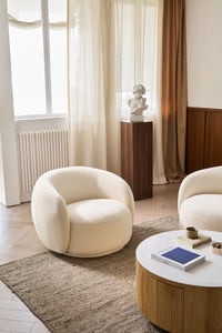 Modern Enveloping Single Sofa Chair – Cream White Velvet, Light Luxury Design for Living Room & Leisure Area