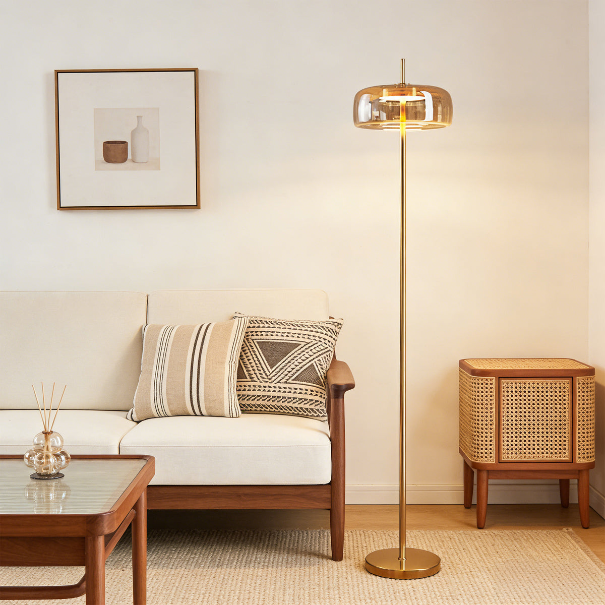 Modern Gold Floor Lamp with Amber Glass Shade – Standing Lamp for Living Room & Bedroom