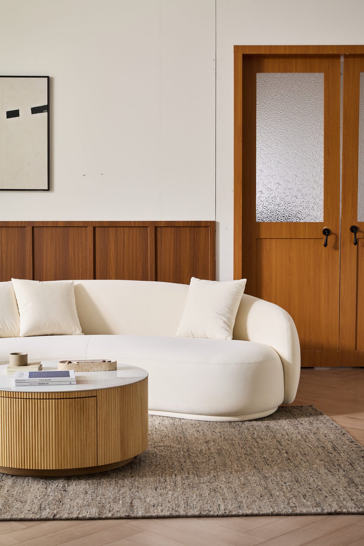 Modern Cashew-Shaped Sofa – Artistic Shape for Living Room & Leisure Area