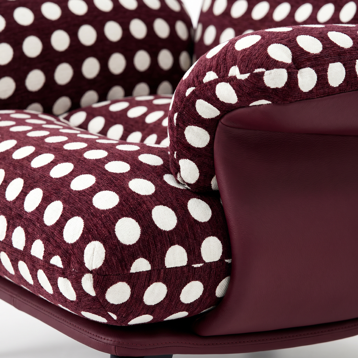 【LAS VEGAS MARKET EXHIBIT】Polka Dot Chenille Accent Chair, Two-Tone Curved Arm Upholstered Leisure Chair for Living Room