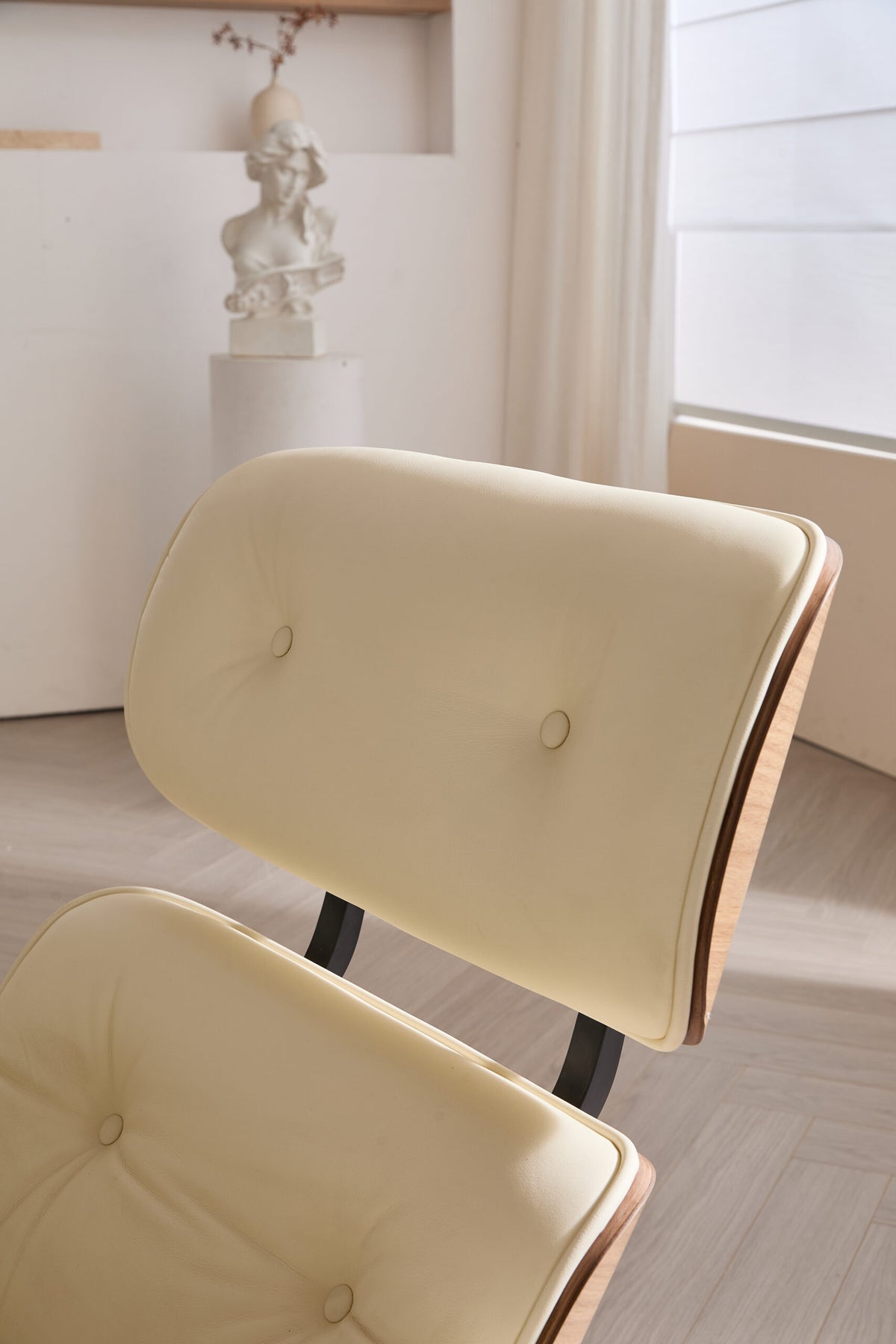 Modern Classic Leather Lounge Chair with Ottoman