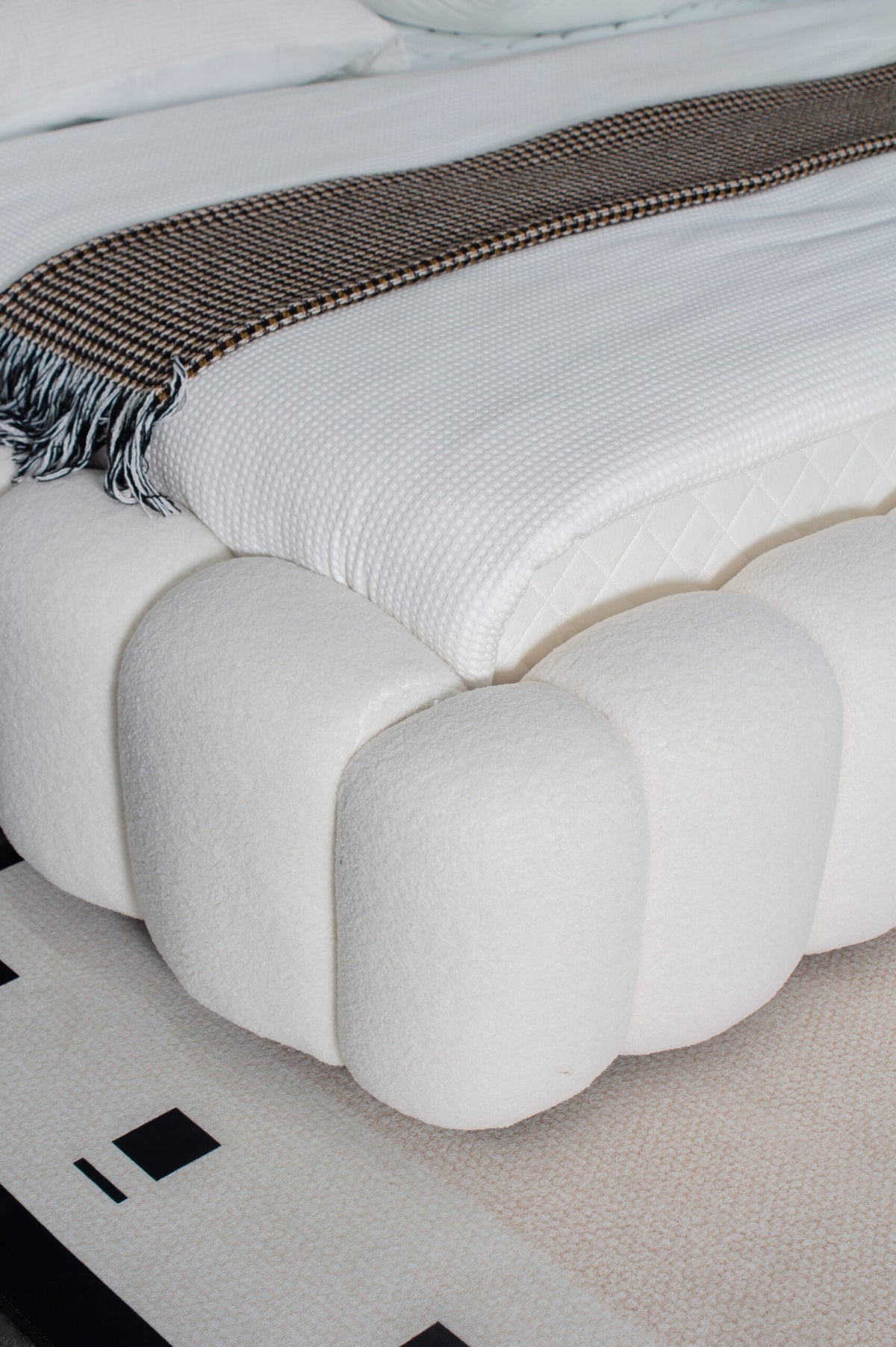 Bubble Tufted Platform Bed – Lamb Wool Upholstered Bed Available in Queen (60×80in) & King (76×80in) Frame Sizes