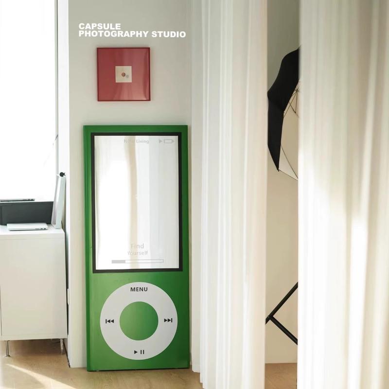 Retro Pod Mirror